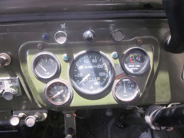 Mitsubishi Jeep 12