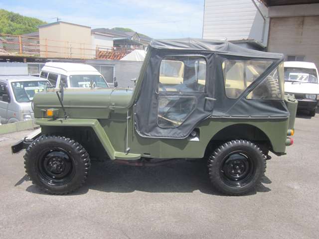 Mitsubishi Jeep 4