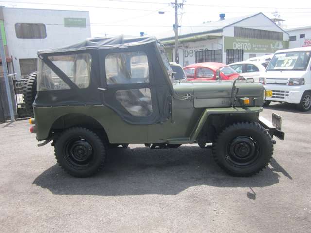 Mitsubishi Jeep 5