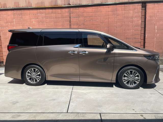 Toyota Alphard 6