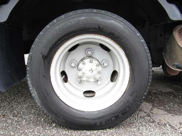 Isuzu Elf 11
