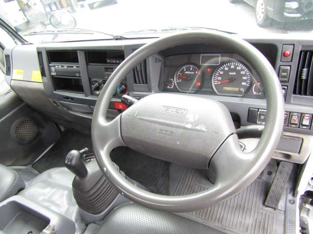 Isuzu Elf 5