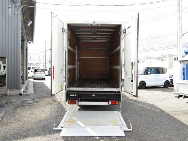 Isuzu Elf 9