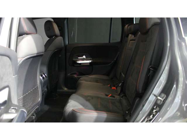 Mercedes-Benz GLB 12