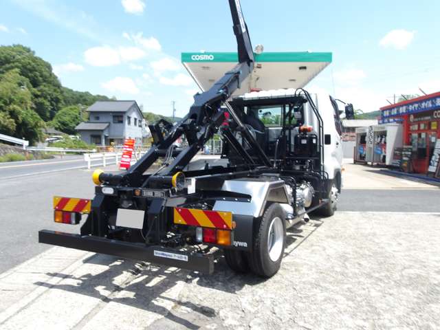 Mitsubishi Fuso Fighter 4