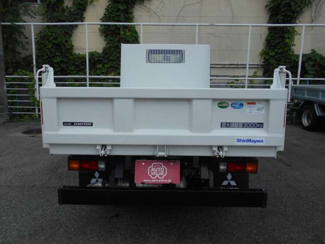 Mitsubishi Fuso Canter 9