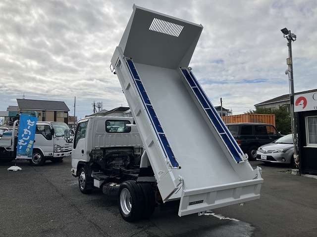 Isuzu Elf 6