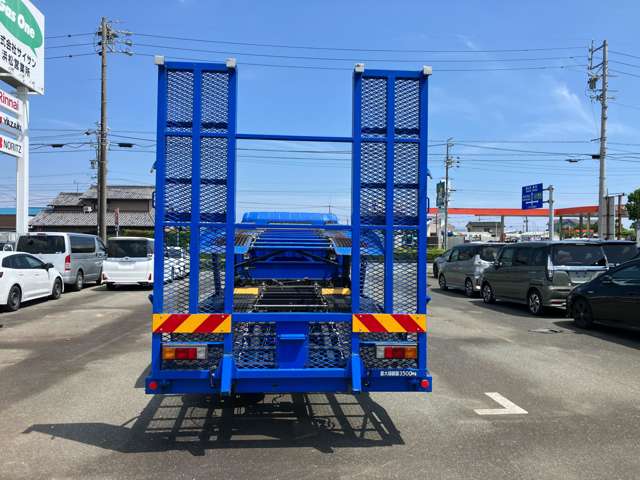 Mitsubishi Fuso Canter 4