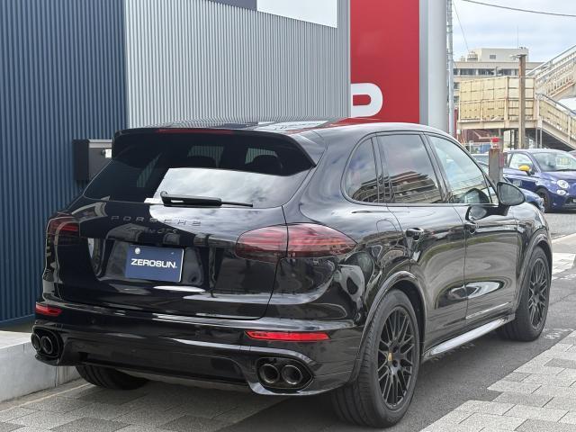 Porsche Cayenne 2