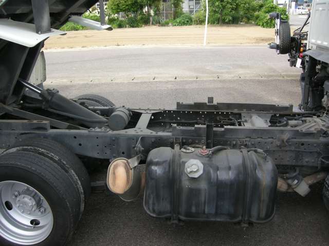 Isuzu Elf 11