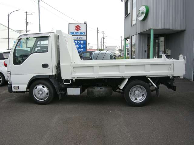 Isuzu Elf 4