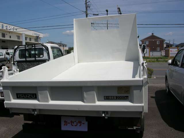 Isuzu Elf 7