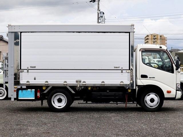 Hino Dutro 8
