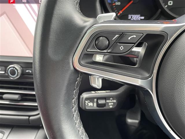 Porsche Macan 3