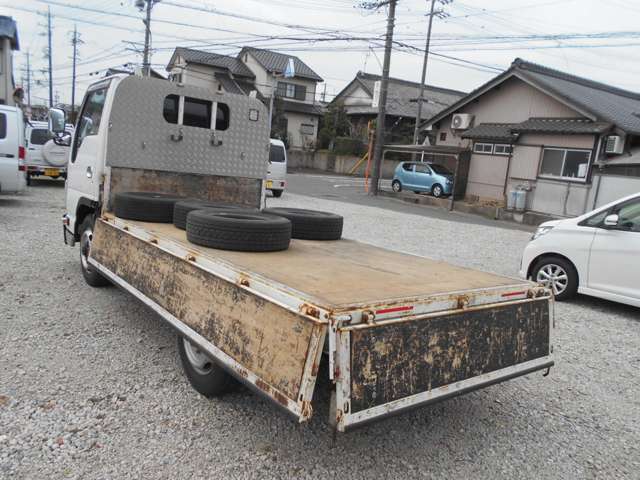 Isuzu Elf 11