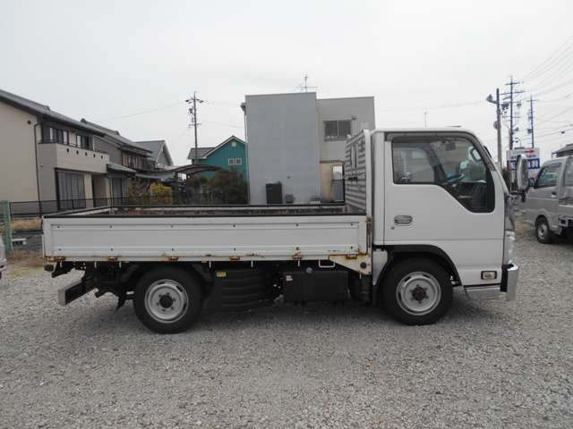 Isuzu Elf 4