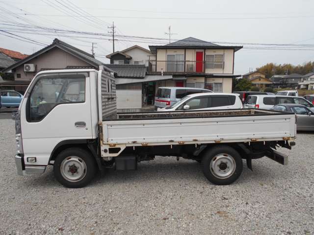 Isuzu Elf 7