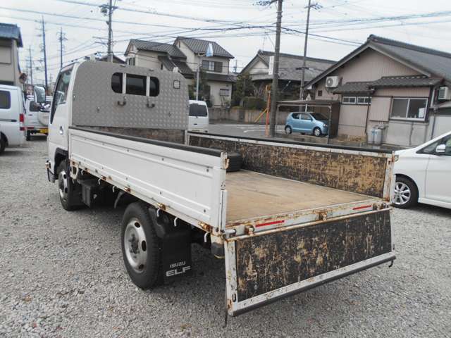 Isuzu Elf 9