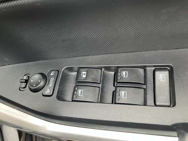 Daihatsu Rocky 11