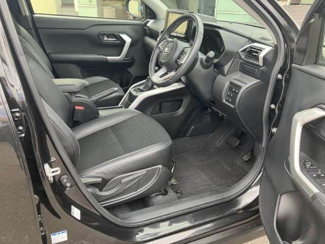 Daihatsu Rocky 10