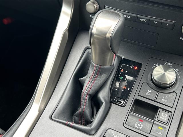 Lexus NX 10