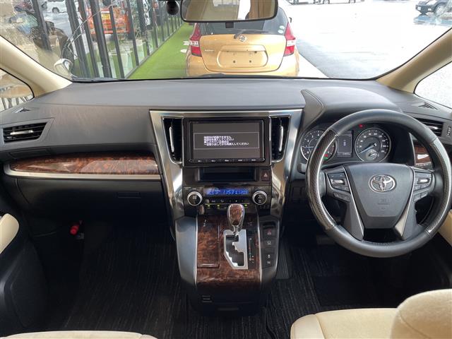 Toyota Alphard 2