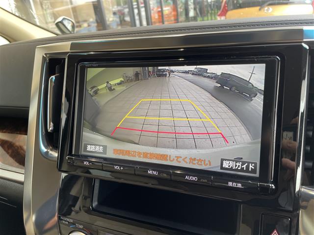 Toyota Alphard 3