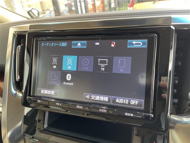 Toyota Alphard 4