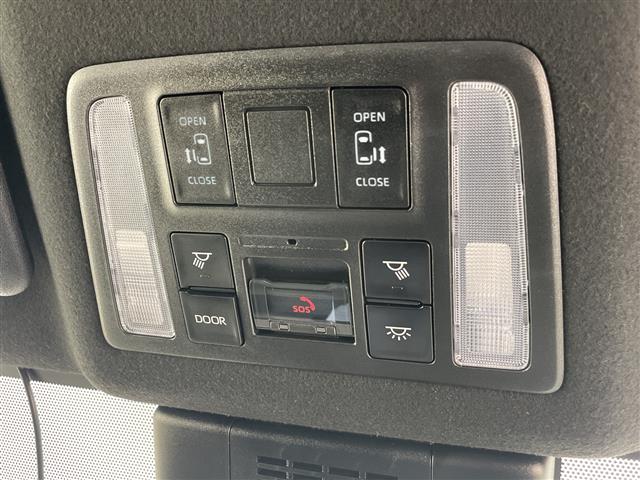 Toyota Voxy 8
