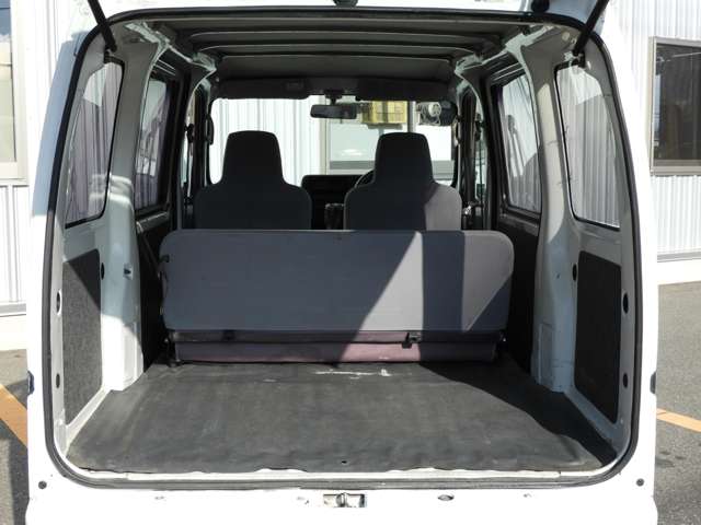 Daihatsu Hijet Cargo 11