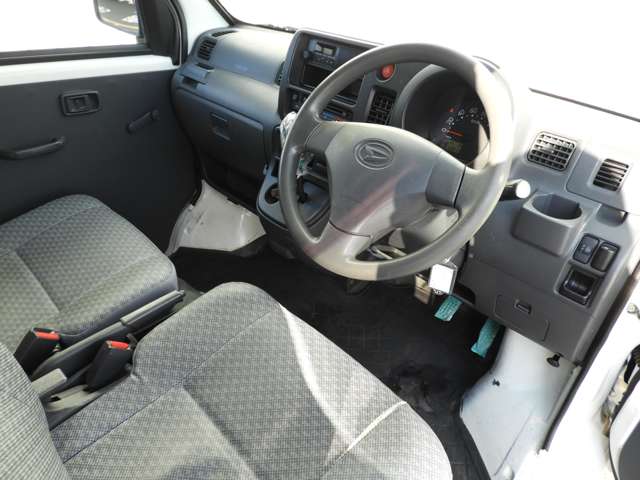 Daihatsu Hijet Cargo 9