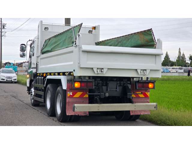 Isuzu Giga 7