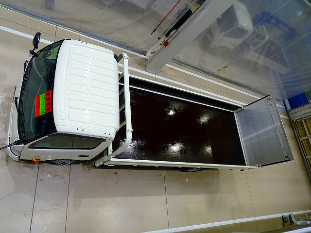 Hino Dutro 8