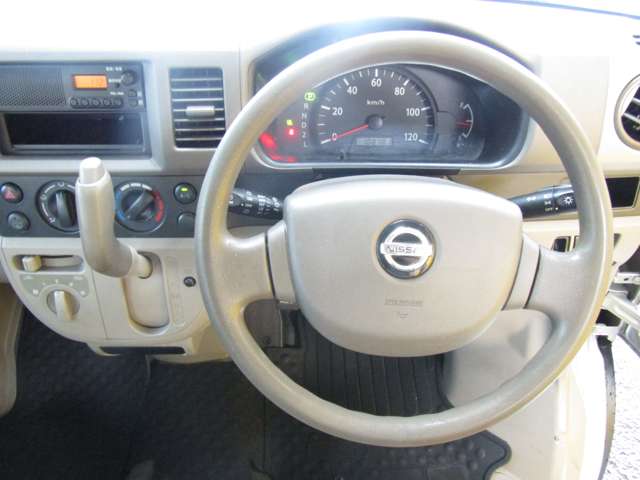 Nissan NV100 Clipper 5