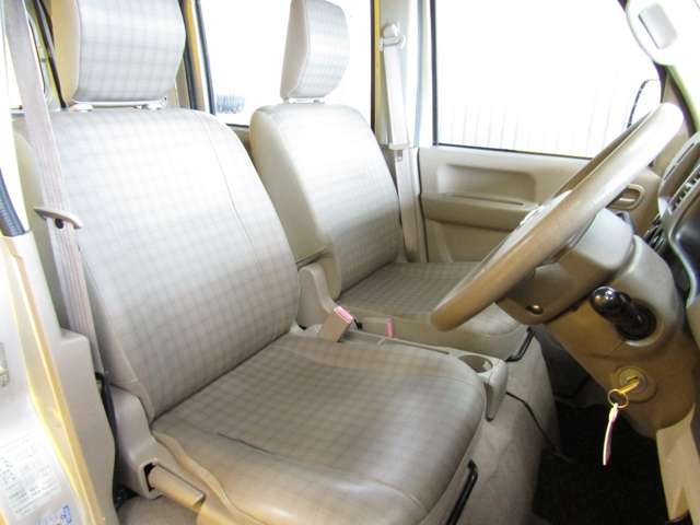 Nissan NV100 Clipper 6
