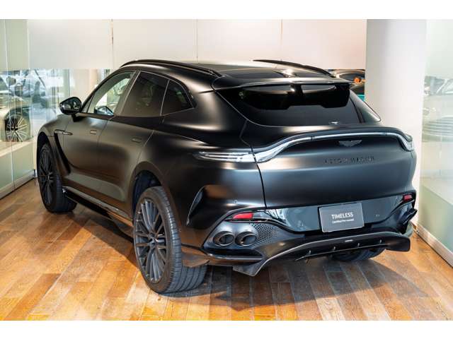 Aston Martin DBX 3