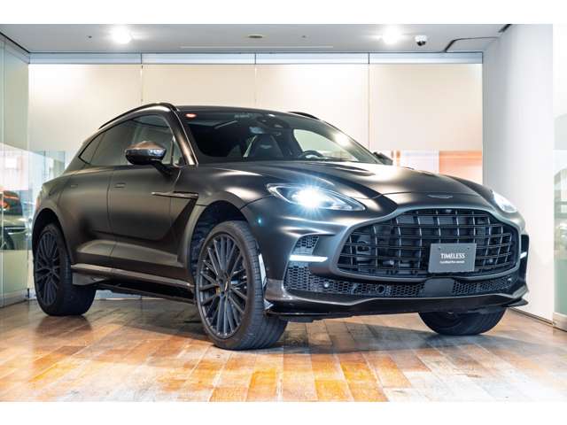 Aston Martin DBX 4