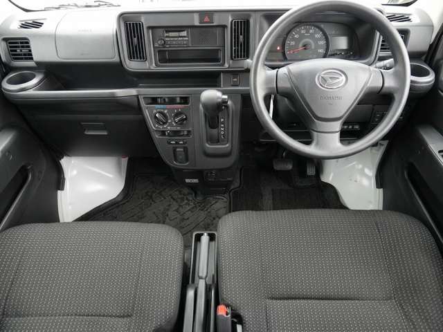 Daihatsu Hijet Cargo 3