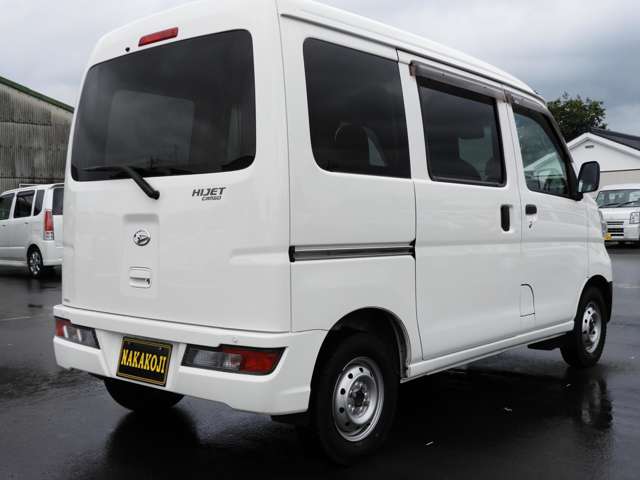 Daihatsu Hijet Cargo 8