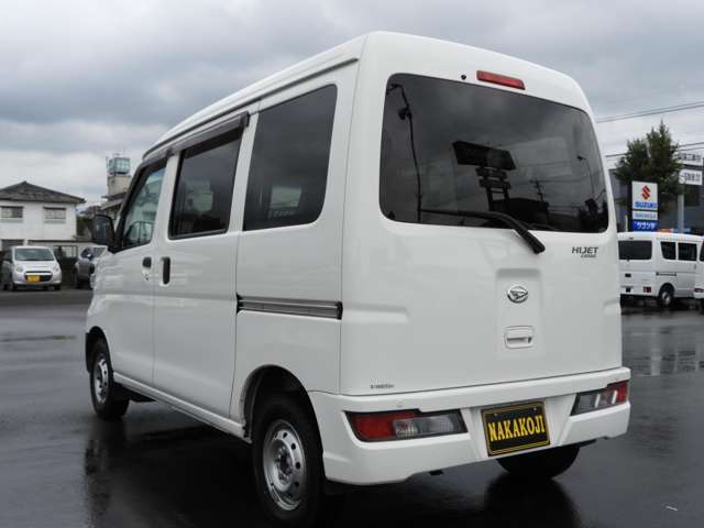 Daihatsu Hijet Cargo 9