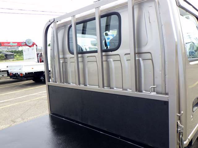 Isuzu Elf 12