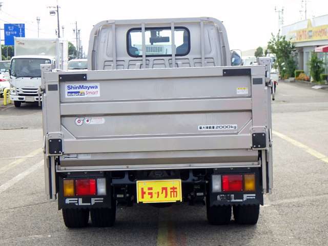 Isuzu Elf 8
