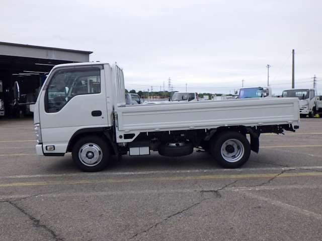 Isuzu Elf 6