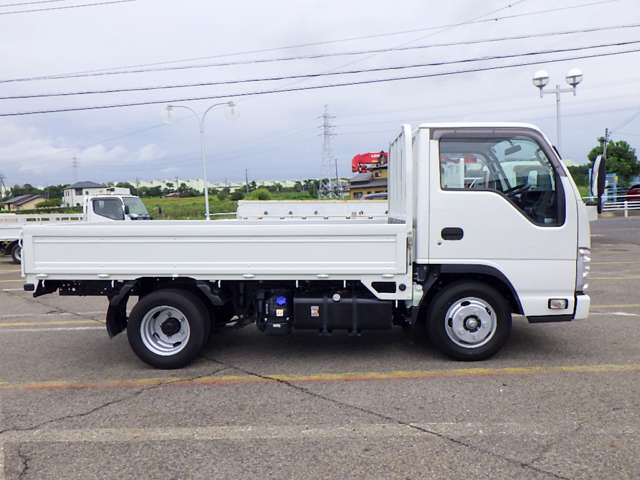 Isuzu Elf 7