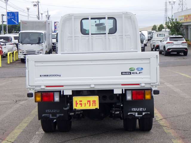 Isuzu Elf 8