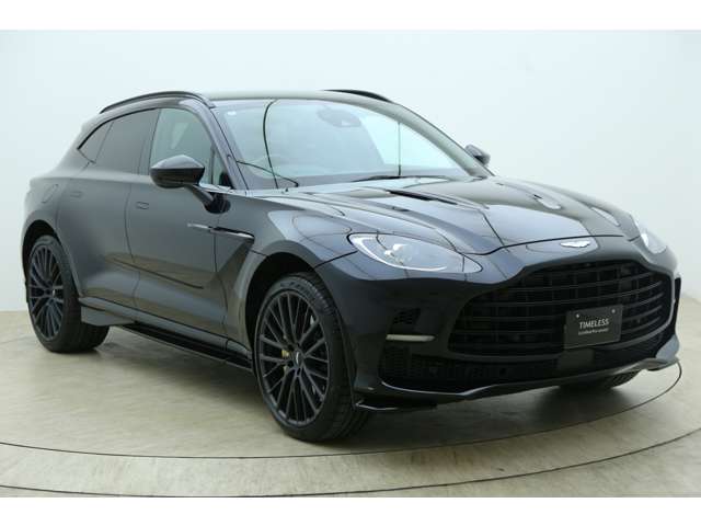 Aston Martin DBX 4