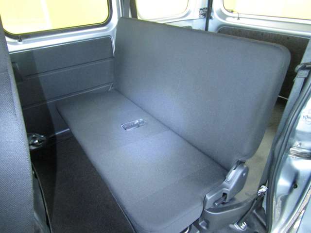 Daihatsu Hijet Cargo 7