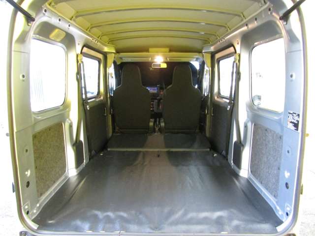 Daihatsu Hijet Cargo 9