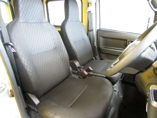 Daihatsu Hijet Cargo 10