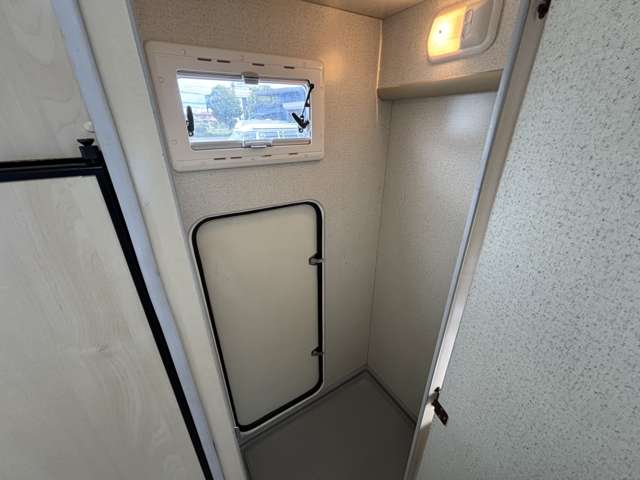 Toyota Camroad 8